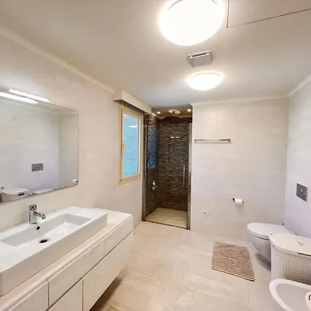 Casa De Lujo Ubicada En Chalet Girona