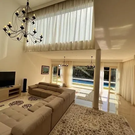 Chalet Casa De Lujo Ubicada En Girona