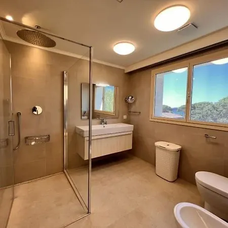 Chalet Casa De Lujo Ubicada En