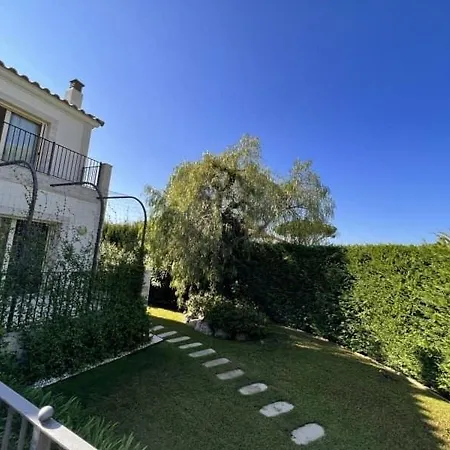 Casa De Lujo Ubicada En * Girona